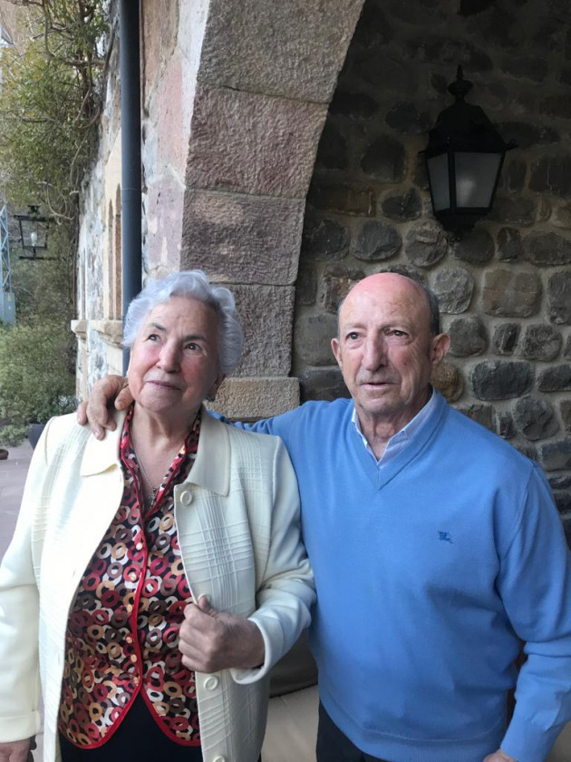 Manel Cayo con su esposa Carmen Dosal