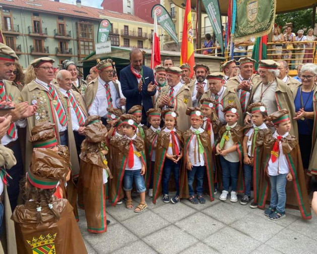 Autoridades, Cofrades del Hojaldre y Cofraducos.