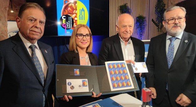 Presentación sello de correos de Oviedo