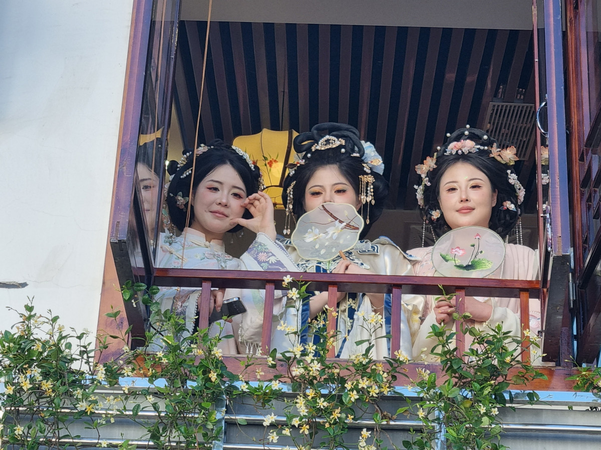 Trajes y peinados de fiesta